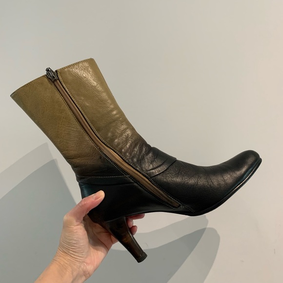 Y2K Leather Heeled Mid Calf Two colour Tone Boots, rounded toe - Picture 3 of 16